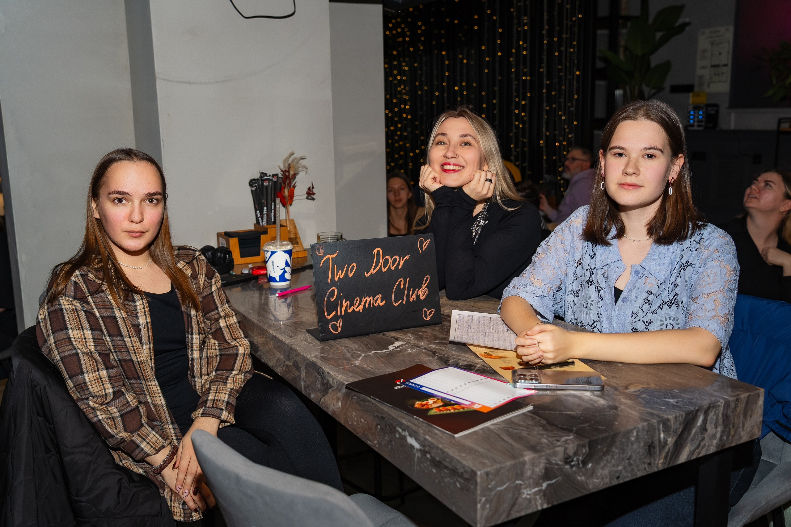 Превью к фотоальбому Рандом на троих Зарубежная музыка (05.11.2025) 20:00 Ramen Ten