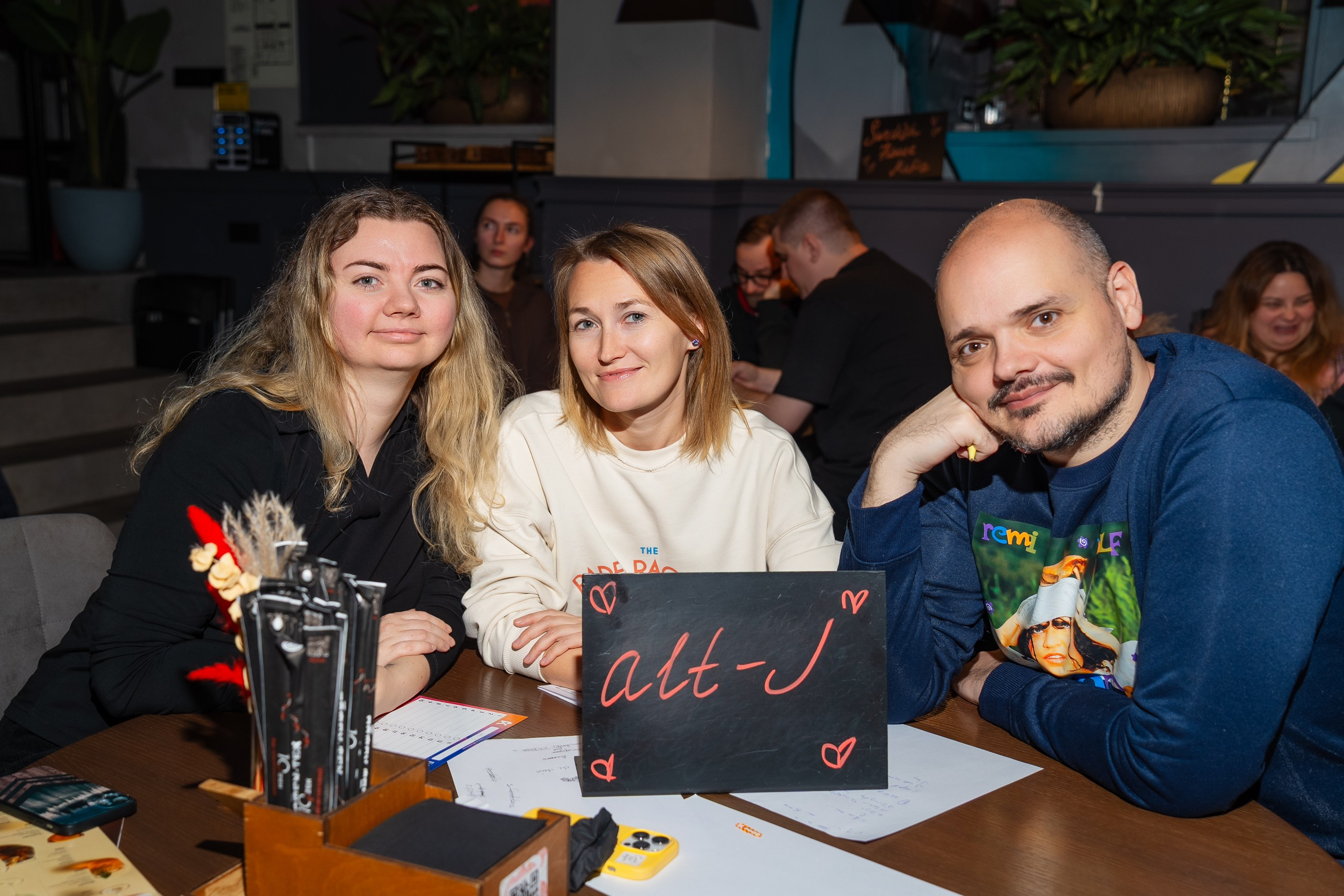 Превью к фотоальбому Рандом на троих Зарубежная музыка (05.11.2025) 20:00 Ramen Ten