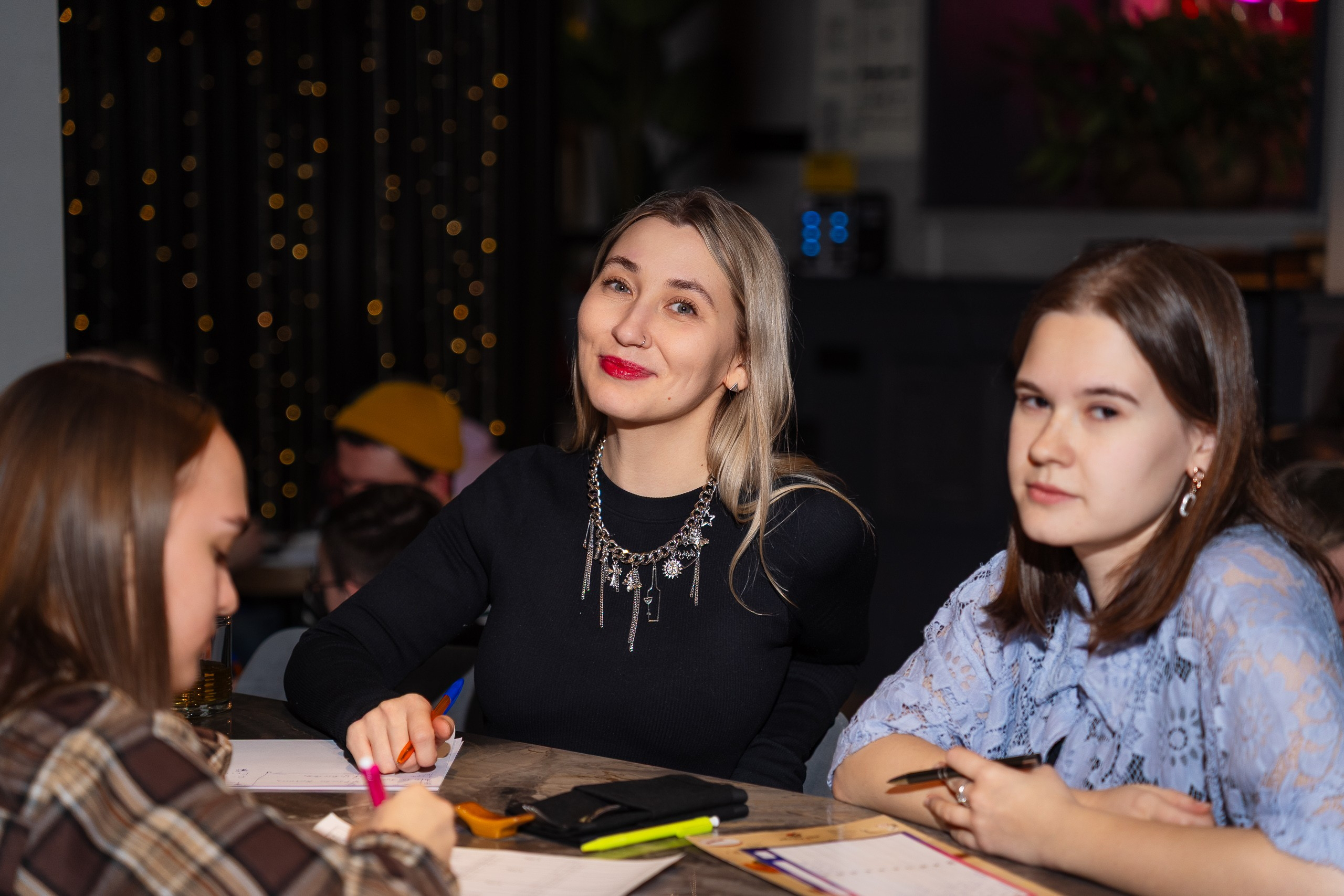 Превью к фотоальбому Рандом на троих Зарубежная музыка (05.11.2025) 20:00 Ramen Ten